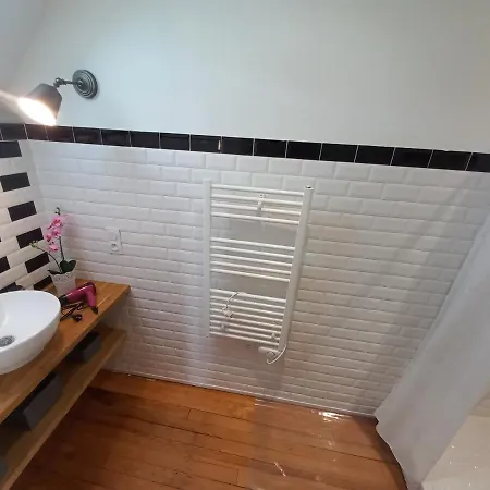 Dom wakacyjny Maison De Avec Jardin Adé