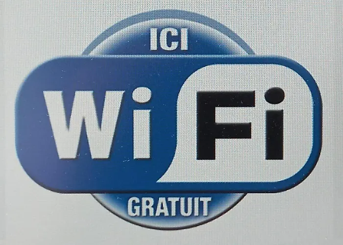 Holiday home Maison De Avec Jardin Ade