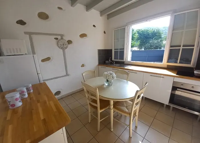 Maison De Avec Jardin * Adé