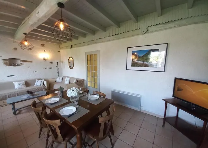 Maison De Avec Jardin * Adé